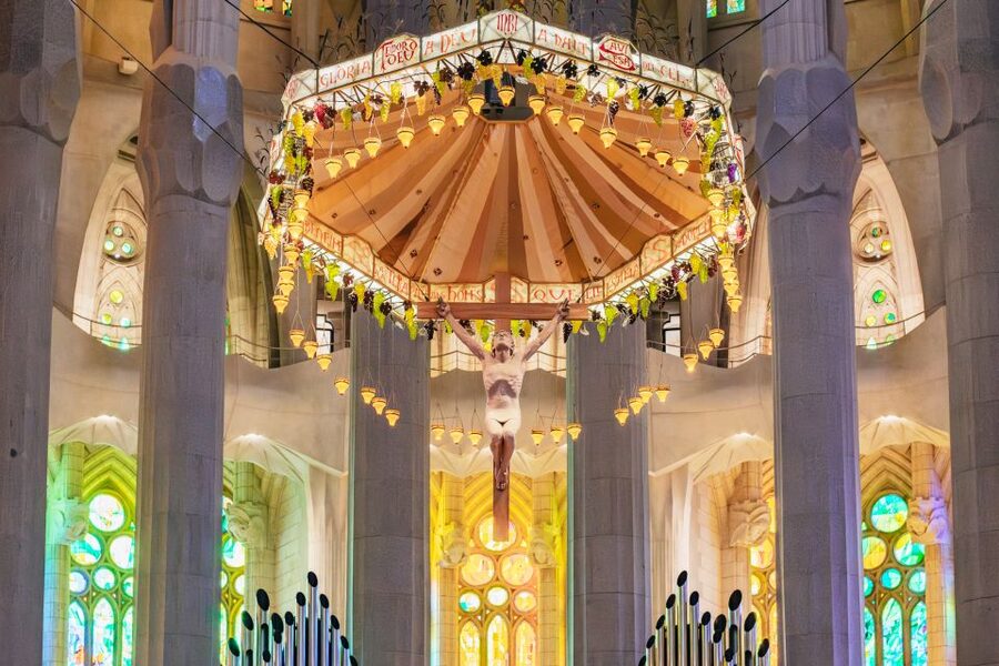 Barcelona: Sagrada Familia Skip-the-Line Entry Ticket & Tour - Why a guided visit makes the Sagrada Familia clearer