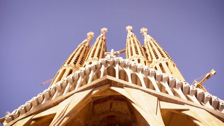 Barcelona: Sagrada Familia Skip-the-Line Guided Tour - Why Sagrada Familia needs a guided visit