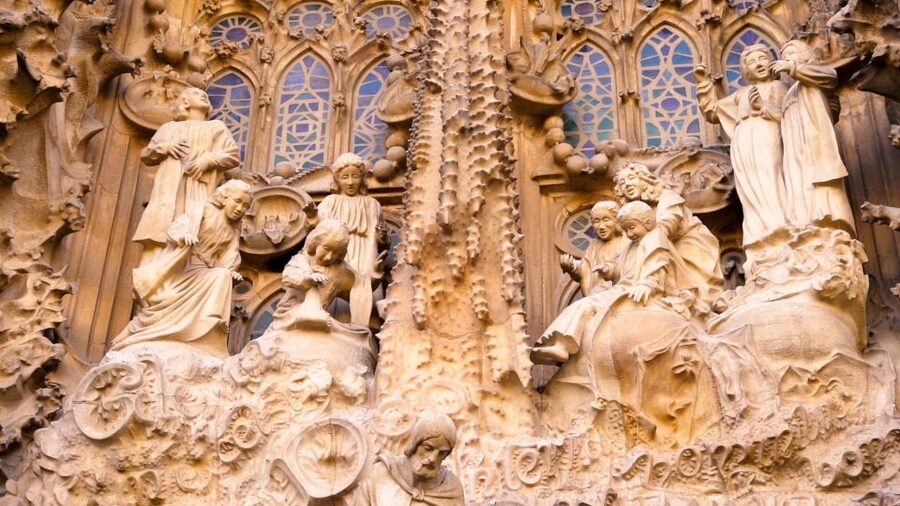 Barcelona: Sagrada Familia Skip-the-Line Guided Tour - Who will get the most from this tour?
