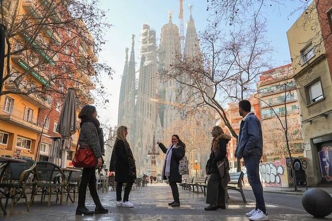 Barcelona: Sagrada Familia Skip The Line Insider Guided Tour - Why the Sagrada Familia needs a guide