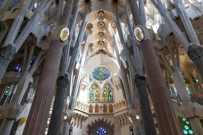 Barcelona: Sagrada Familia Skip The Line Insider Guided Tour - The guides make or break the visit
