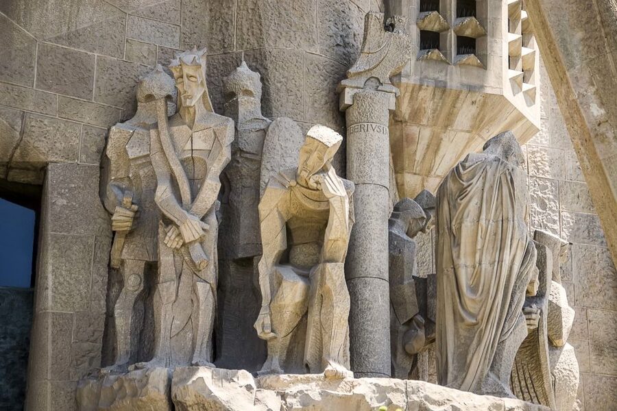 Barcelona: Sagrada Familia Tour with Optional Tower Access - Is the tower worth the extra cost?