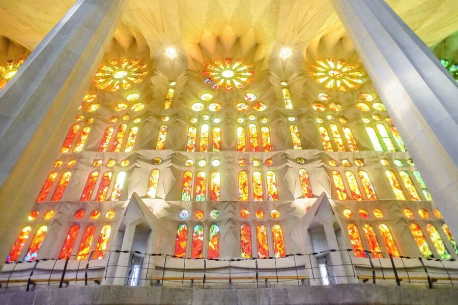 Barcelona: Sagrada Familia Tour with Optional Tower Access - Practical details that can save trouble