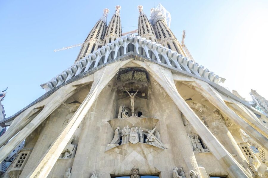 Barcelona: Sagrada Familia Tour with Optional Tower Access - Getting inside without the long ticket wait