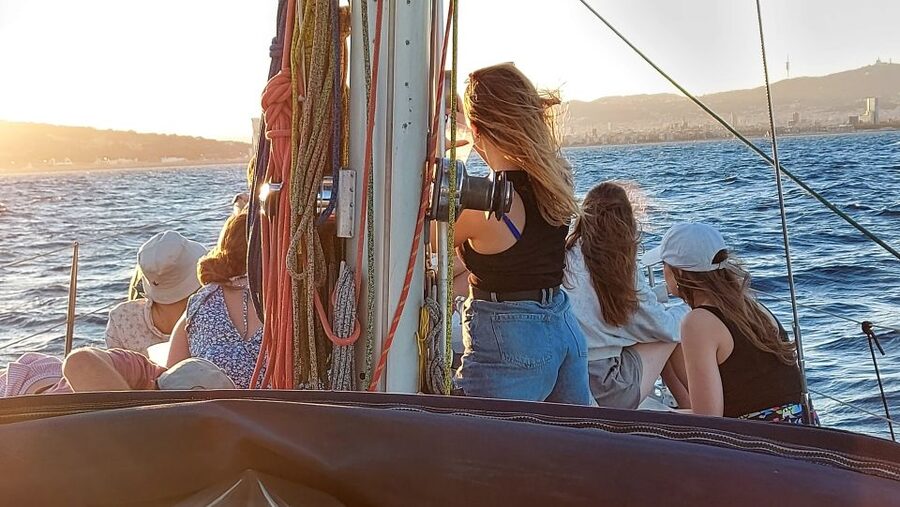 Barcelona Sailing Tour Drinks, snacks Swim & Stunning Views - What the boat and crew add to the experience