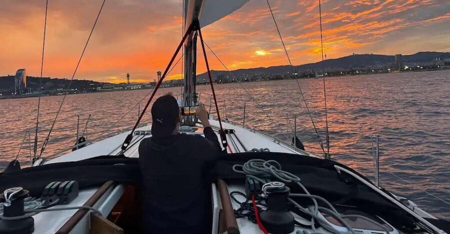 Barcelona: Sailing Tour with a Glass of Cava - Setting off from Port Olímpic