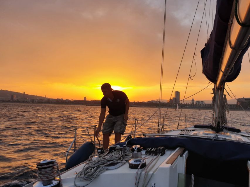 Barcelona: Sailing Tour with a Glass of Cava - What the two-hour format means