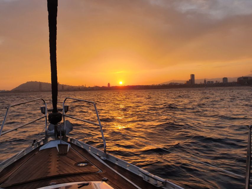 Barcelona: Sailing Tour with a Glass of Cava - Who will enjoy this sailing trip