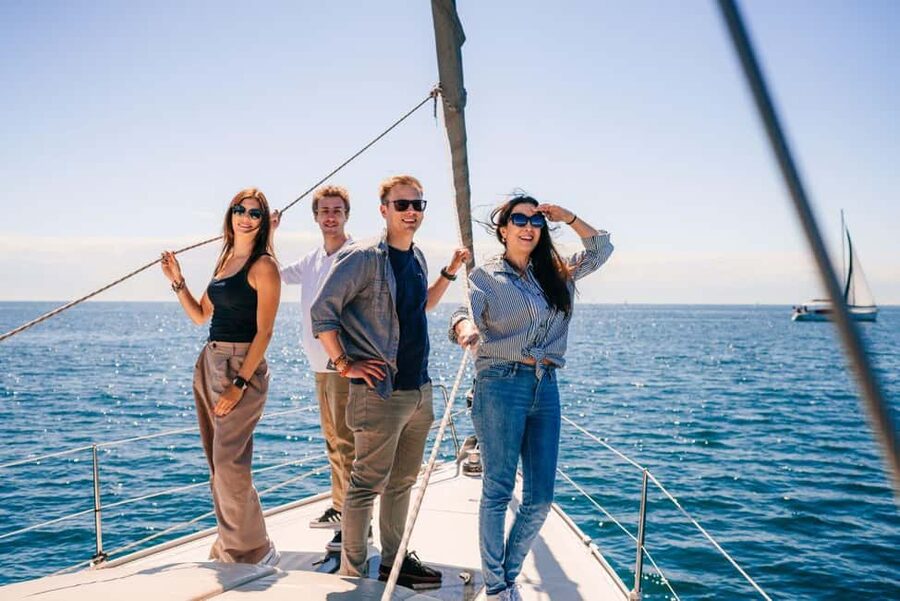 Barcelona: Sailing tour with drinks and aperitve - Drinks, snacks, and an easygoing pace