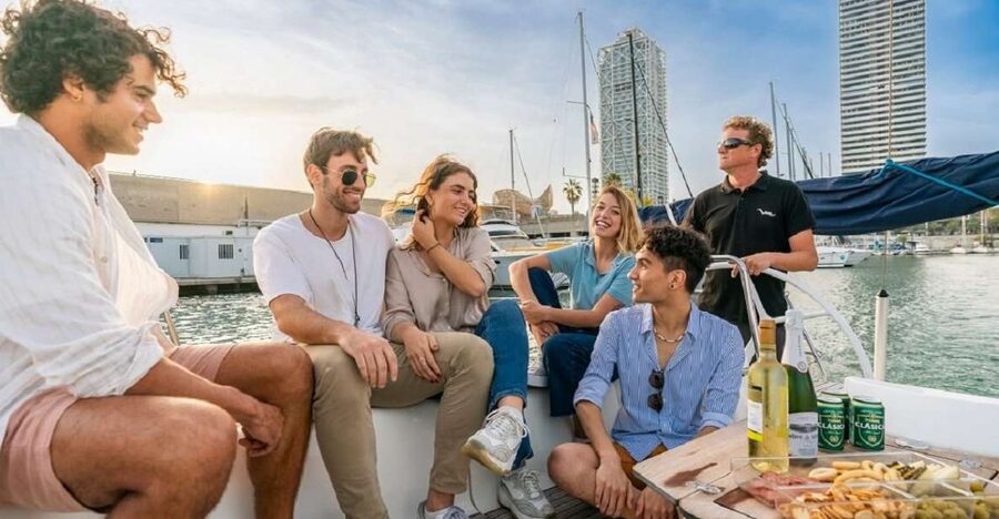 Barcelona: Sailing tour with drinks and aperitve - The possible swim stop