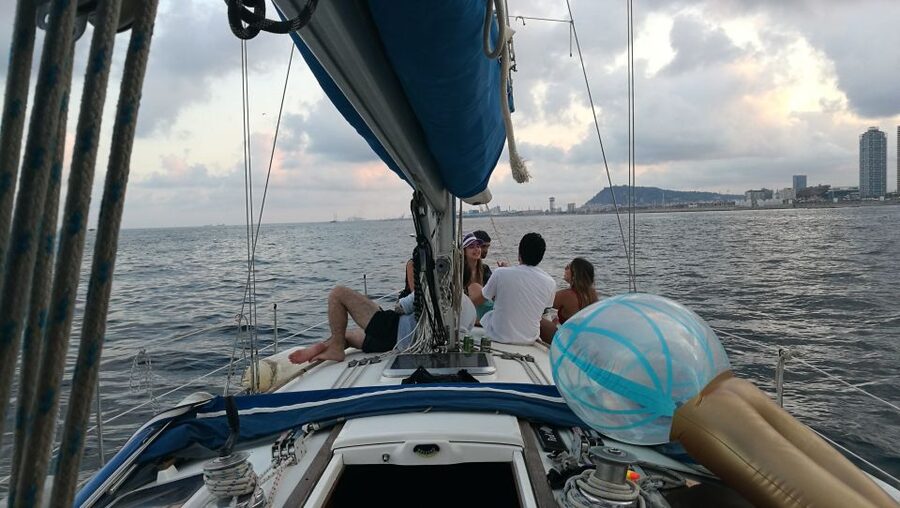 Barcelona: Sailing Trip with Drinks and Snacks - Key points to know before you book
