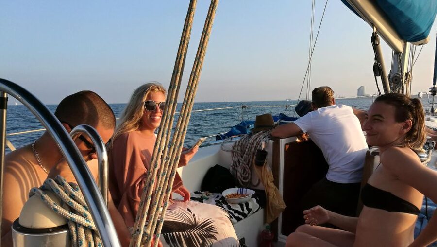 Barcelona: Sailing Trip with Drinks and Snacks - Drinks, snacks, and music