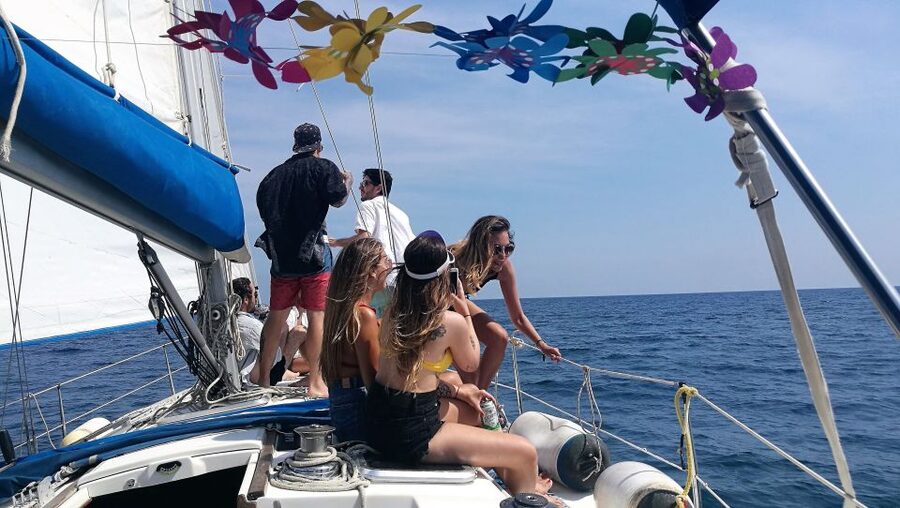 Barcelona: Sailing Trip with Drinks and Snacks - Is $40 a fair price?