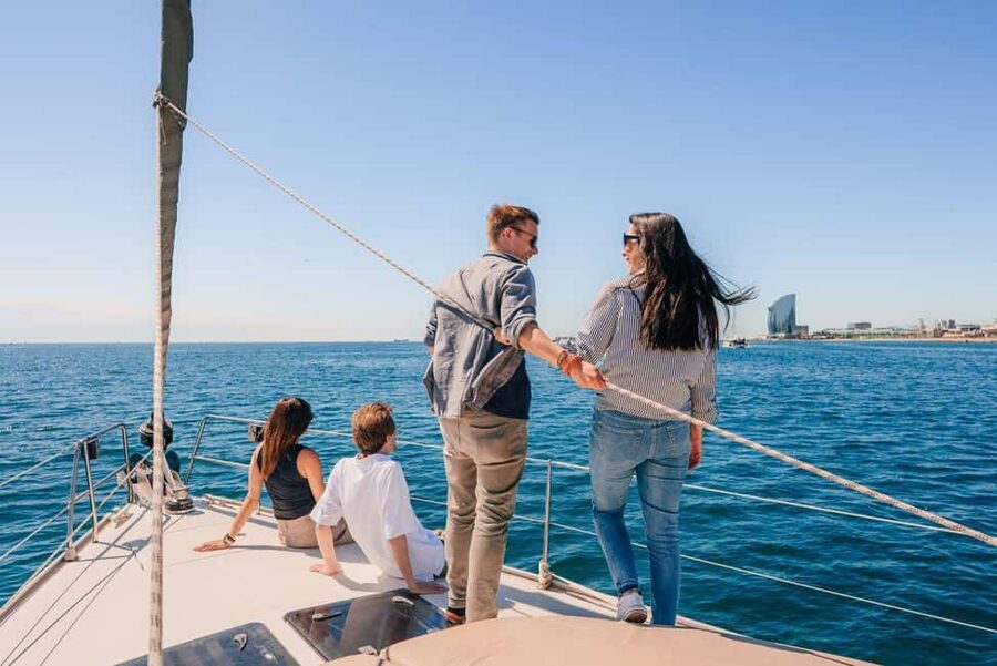 Barcelona: Sailing trip with GINTONIC workshop - Key points to know before booking