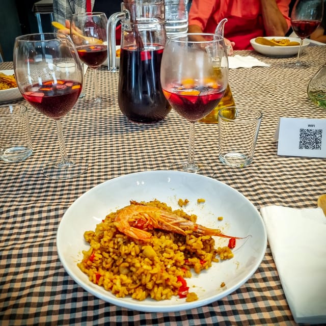 Barcelona: Seafood Paella ★Maestro★ & Tapas & Sangria - Is $71 a fair price?
