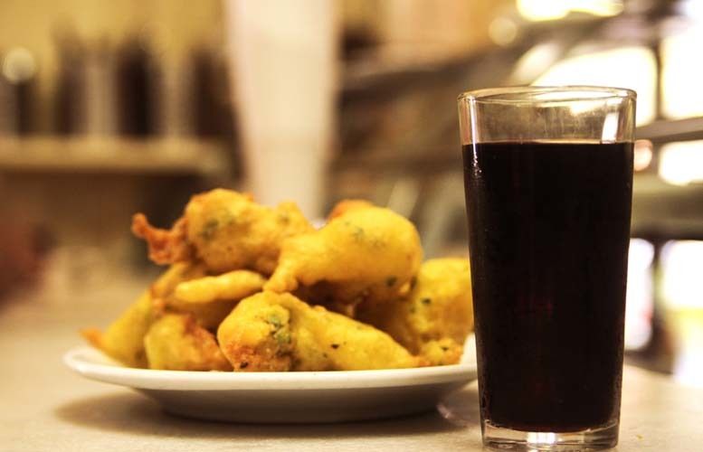 Barcelona: Secret Food Tour - Toward Barceloneta for sangria and a main dish