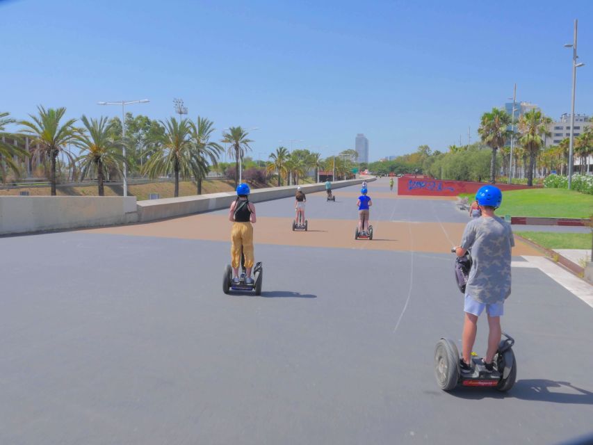 ❤️Barcelona Segway Tour ❤️ with a Local Guide - Ciutadella Park and Gaudi’s early mark