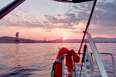 Barcelona Sensational Sunset Tour with Open Bar and Snacks
