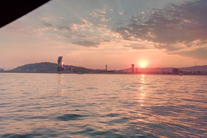 Barcelona Sensational Sunset Tour with Open Bar and Snacks - How much space do nine people really have?