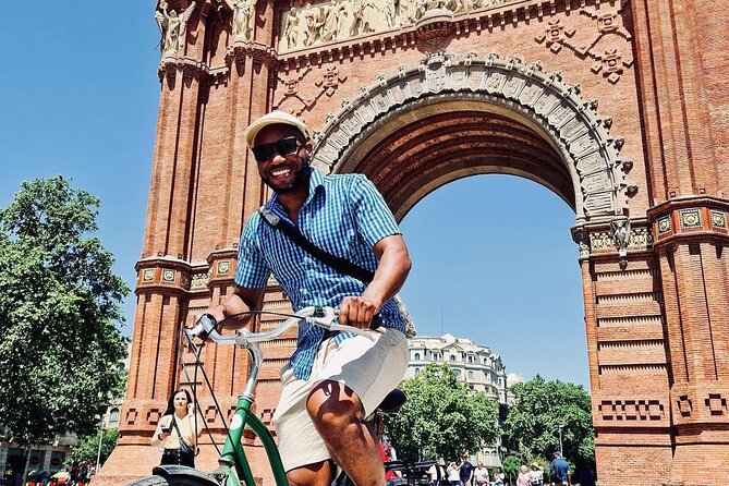 Barcelona Sightseeing by Bike with Photo Shooting and Tapas - Casa Batlló and Gaudí’s unusual city style