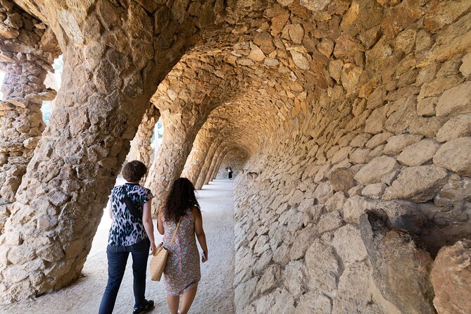 Barcelona: Skip-the-Line Gaudi's Park Guell Guided Tour - The Free Hour After the Guide