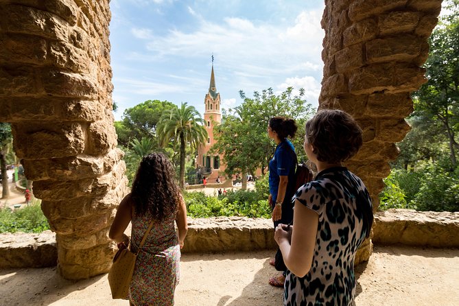 Barcelona: Skip-the-Line Gaudi's Park Guell Guided Tour - Group Size and Guide Quality