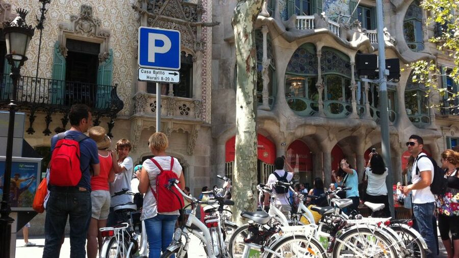 Barcelona: Small Group or Private Bike Tour - Medieval Barcelona around the Gothic Quarter