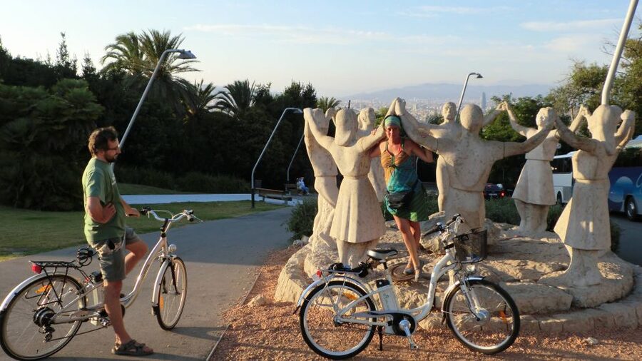 Barcelona: Small Group or Private Bike Tour - Waterfront riding and Barcelona views