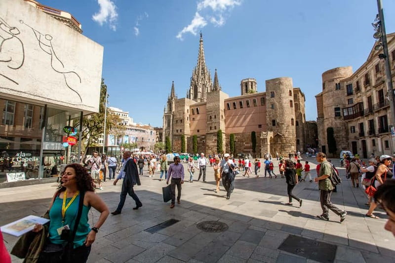Barcelona: Small Group Picasso Tour with Picasso Museum - Why Picasso’s Barcelona works best on foot