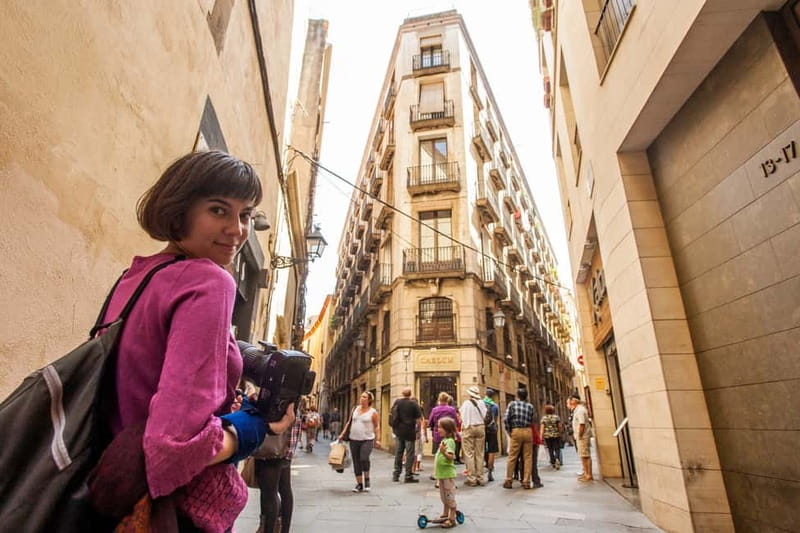 Barcelona: Small Group Picasso Tour with Picasso Museum - Plaça Reial and the first look at Picasso’s city