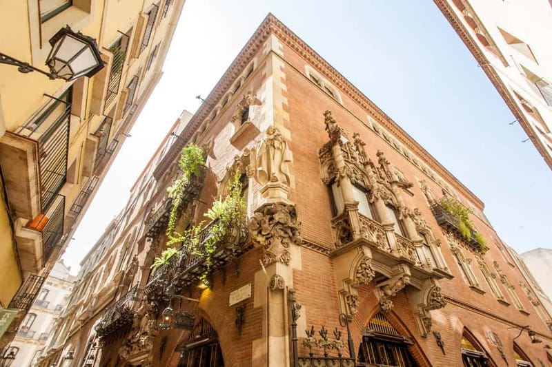Barcelona: Small Group Picasso Tour with Picasso Museum - Who should book this Picasso walk