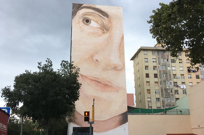 Barcelona Street Art and Graffitti Bicycle Tour - Beach Views, Parks, and Busy Streets