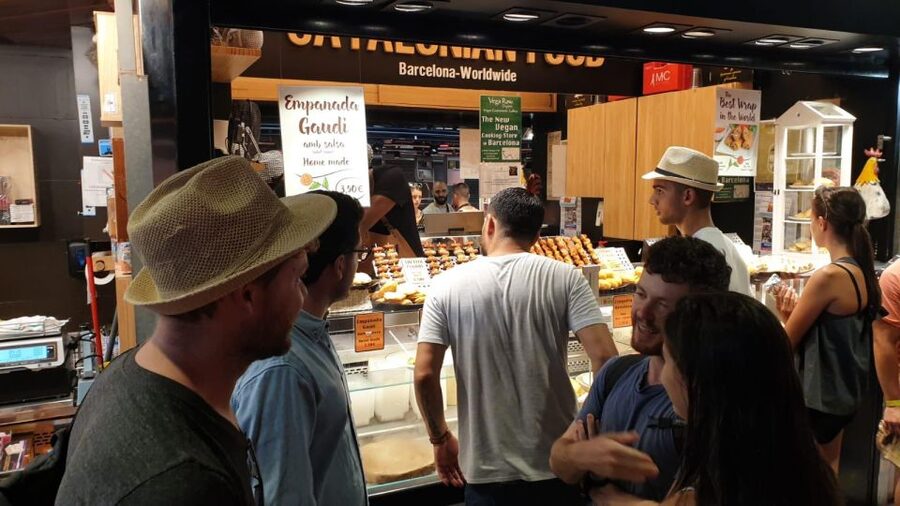 Barcelona: Street Food & Sightseeing Tour with Local Market - Who will enjoy this food walk?