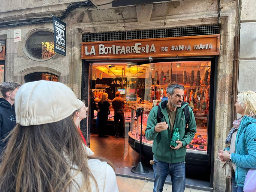 Barcelona: Street Food & Sightseeing Tour with Local Market - La Boqueria, Barcelona’s great food stop