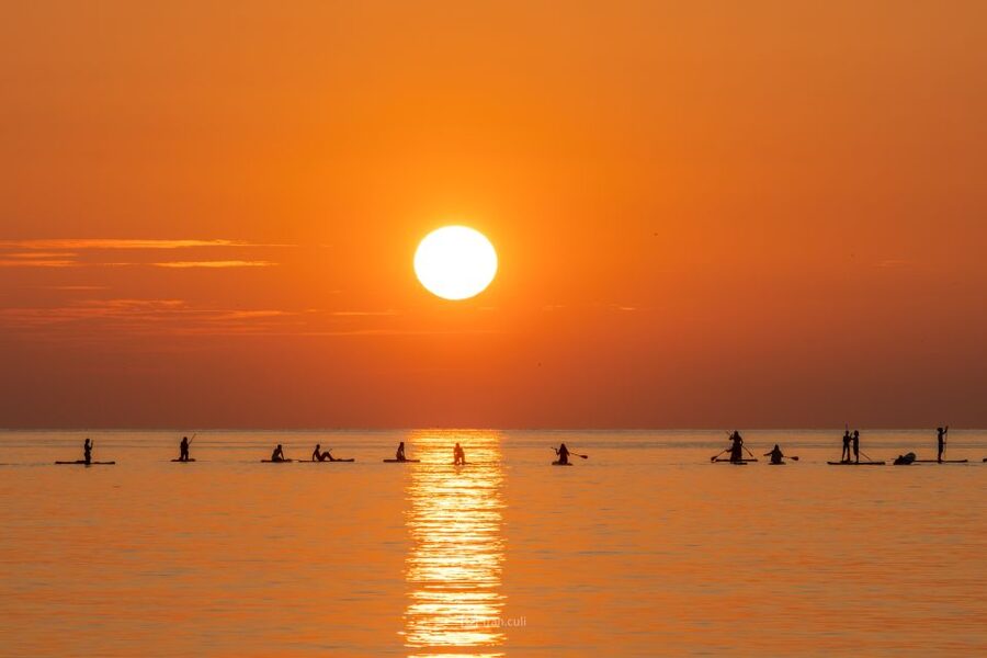 Barcelona: Sunrise Paddleboarding with Instructor and Photos - What the $32 price really covers