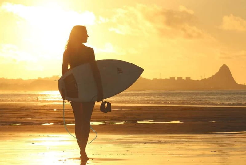 Barcelona: Sunrise & Sunset Paddle Surf Experience - Getting started on the beach