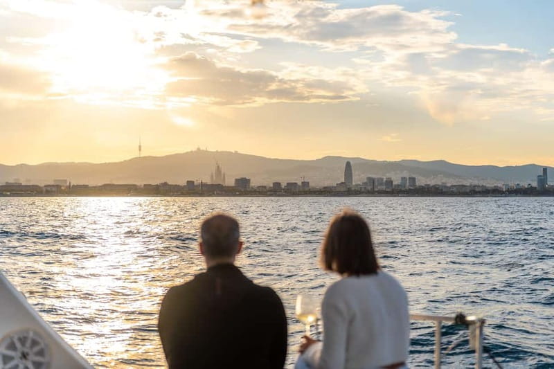 Barcelona: Sunset Catamaran Cruise with Wine and Tapa - The return sail and the changing mood