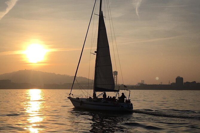Barcelona Sunset Cruise with Open Bar of Cava and Snacks - Group Size, Boat Choice, and Onboard Comfort