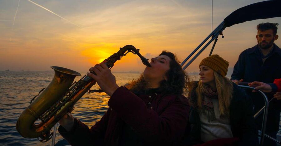 Barcelona: Sunset Live Sax and Sailing Experience with Tapas - Live saxophone changes the mood