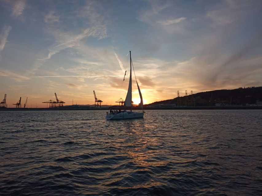 Barcelona: Sunset Live Sax and Sailing Experience with Tapas - Practical booking advice for Port Olimpic