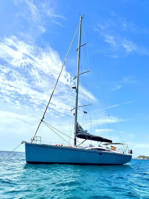 Barcelona: Sunset or Afternoon Yacht Cruise with Drinks - The atmosphere: social, calm, and lightly polished