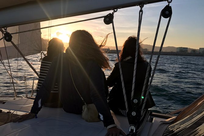 Barcelona Sunset Private Sailing with Light Snacks and Open Bar - Practical details that affect your evening