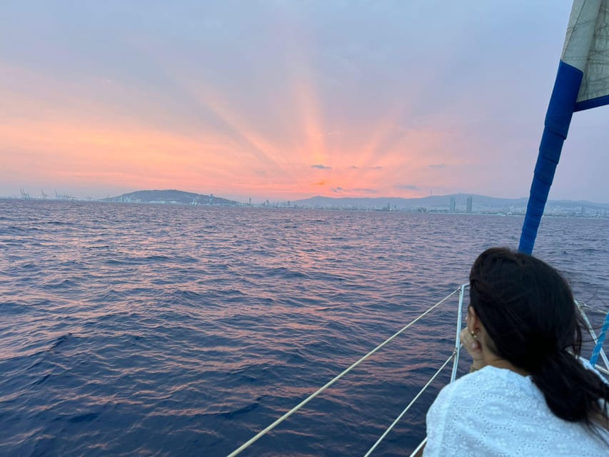 Barcelona: Sunset Sailboat Cruise with Drinks and Snacks - One Hour Between City and Sea