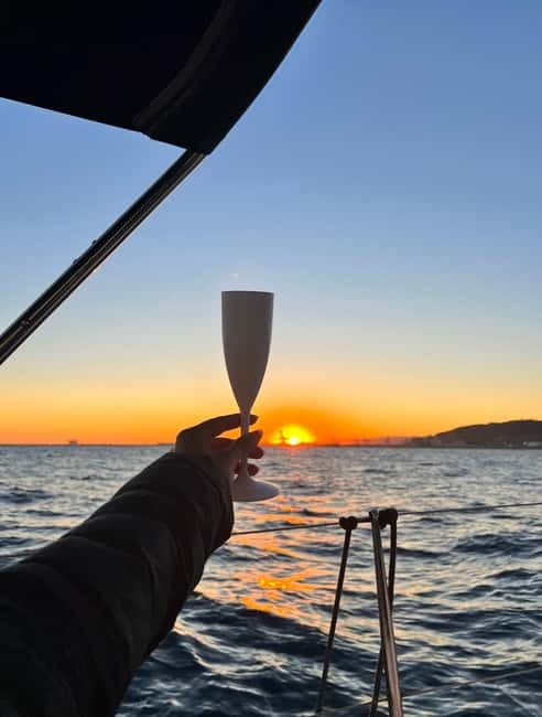 Barcelona: Sunset Sailboat Cruise with Open Bar and Snacks - The first 15 minutes: leaving Olympic Port