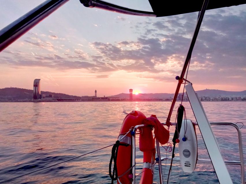 Barcelona: Sunset Sailing Tour with Open Bar & Snacks - Marina Port Vell and the return along the coast