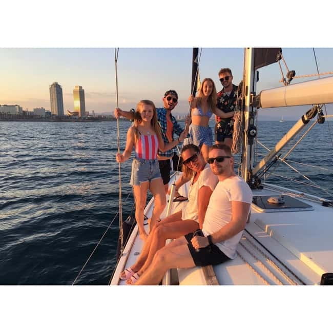 Barcelona: Sunset Skyline Cruise with Cava and Snacks - Why Barcelona’s skyline looks better from a sailboat