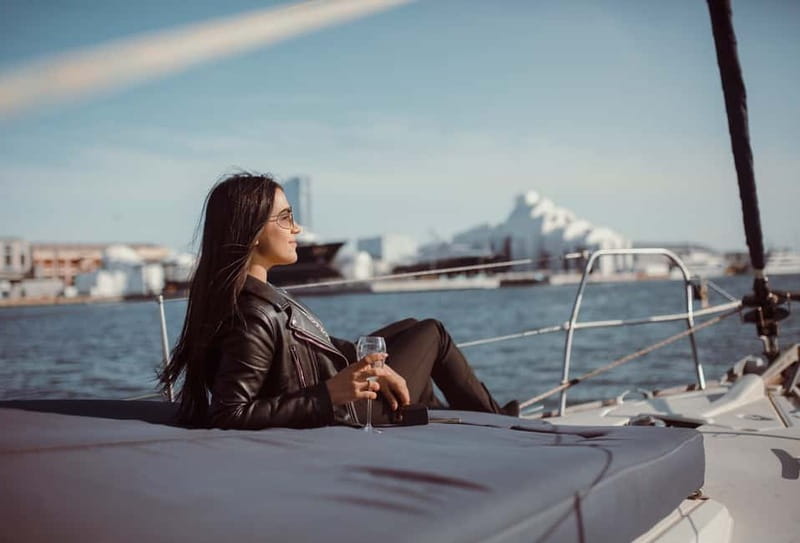 Barcelona: Sunset Skyline Cruise with Cava and Snacks - Space, comfort, and the top viewing area