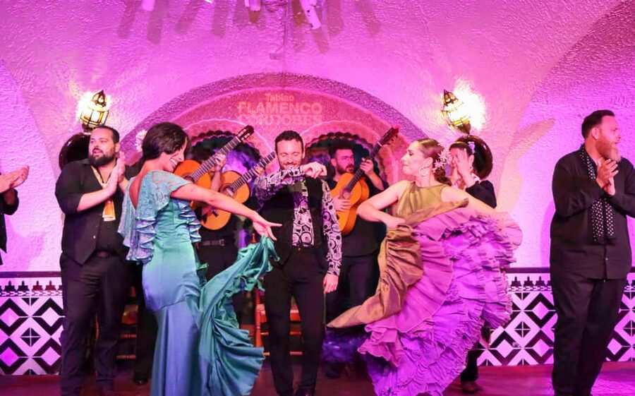 Barcelona: Tablao Flamenco Cordobes Show and Drink in Rambla - Why this Barcelona flamenco show feels different