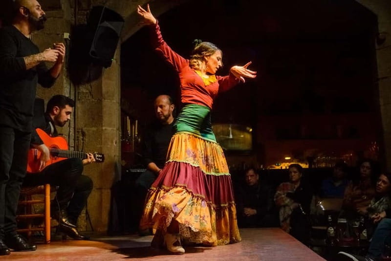 Barcelona: Tapas and Wine with Flamenco Show in the Old Town - Walking from Via Laietana into El Born