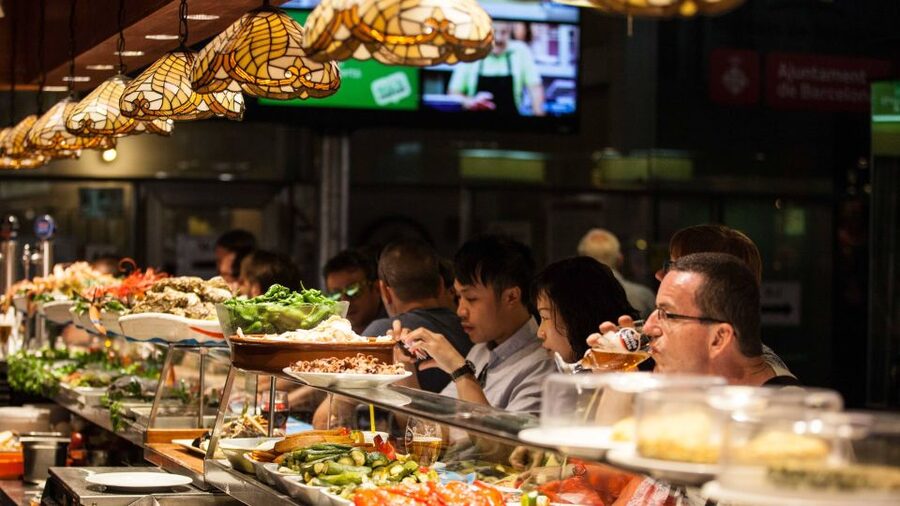 Barcelona: Tapas & Picasso Museum Guided Walking Tour - Starting at Plaça Reial and walking into the Old Town